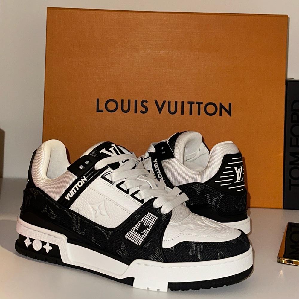 SOLD Louis Vuitton Black and White Sneakers EU 35.5 US 7 - 7.5